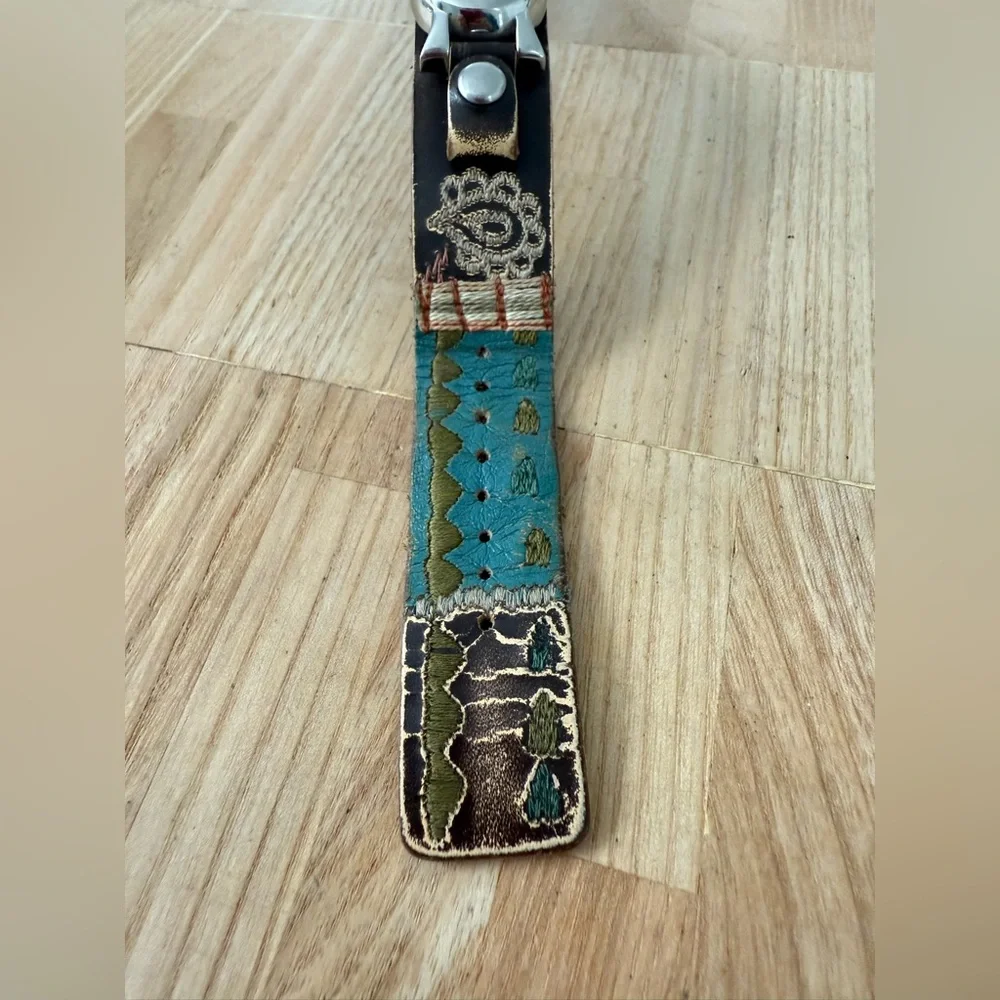Vintage Fossil ladies wide distressed leather strap NEW BATTERY